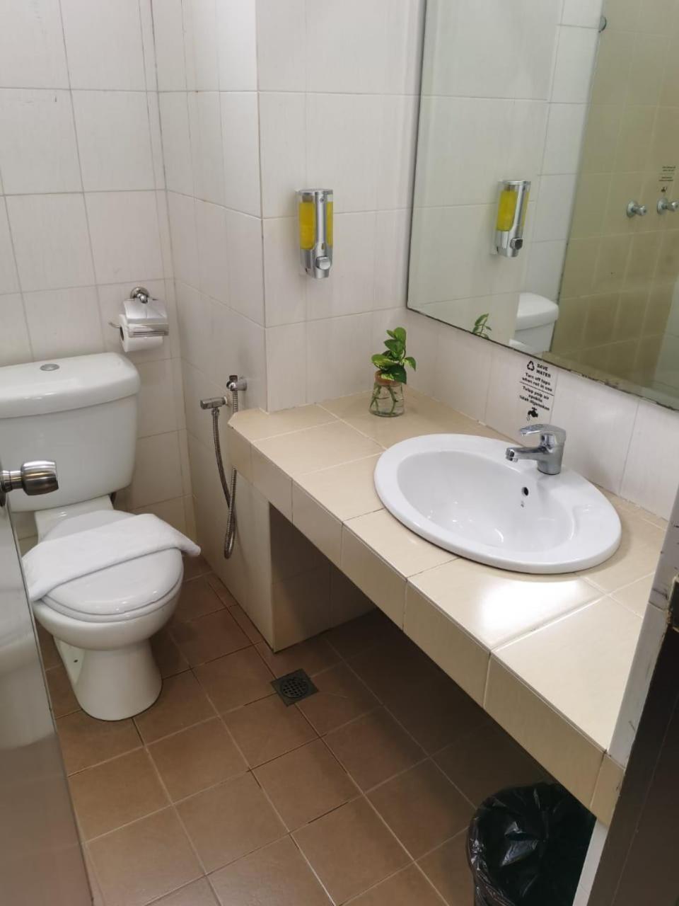 Lovita Hotel Kuantan Extérieur photo